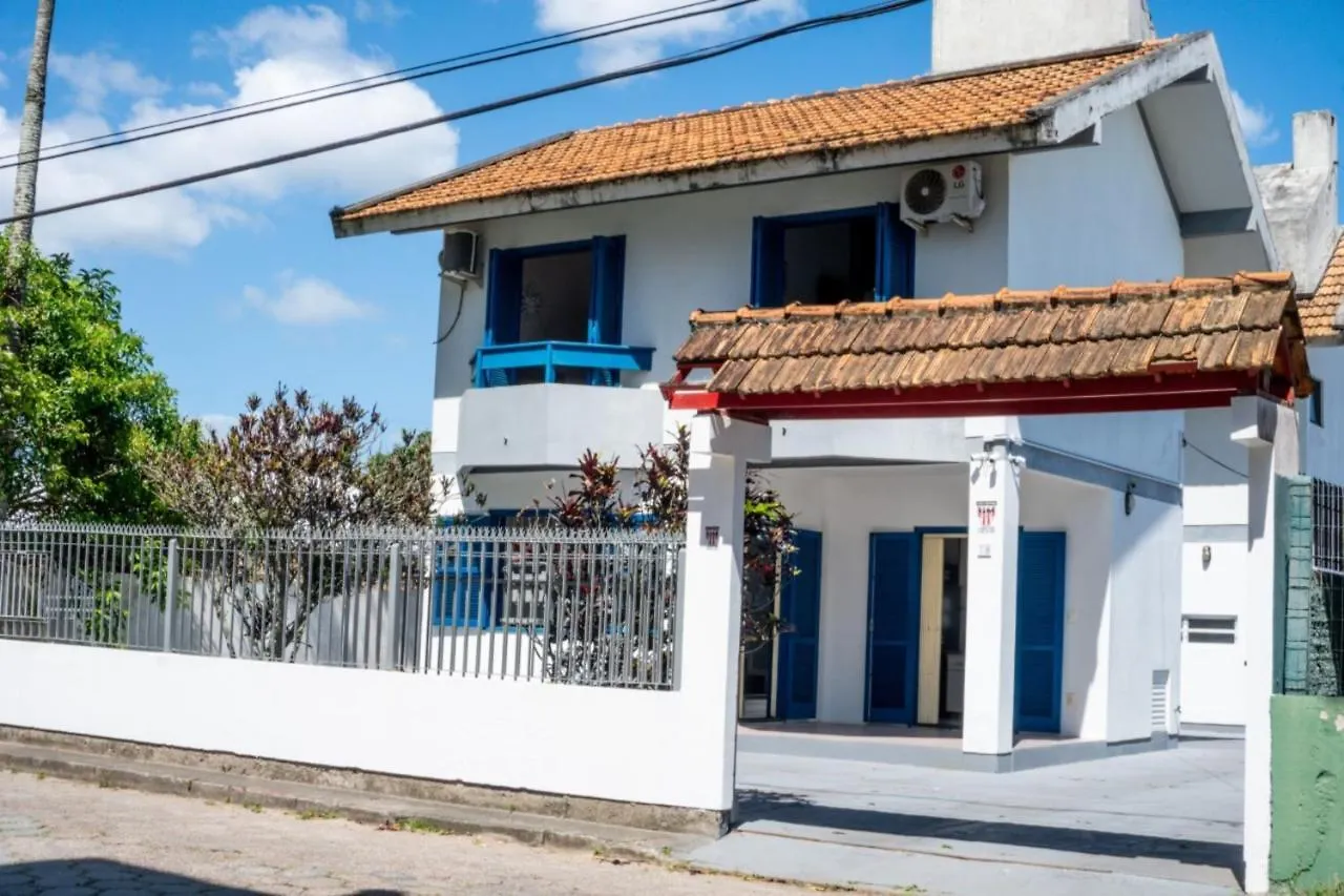 Casa Azul - A 70 Metros Da Areia Da Praia Dos Ingleses - 6 Pessoas location