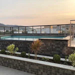  Apartamento Nos Ingleses Com Piscina A 700m Da